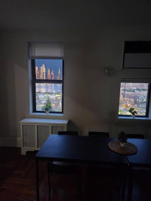 Elegant 2 Bed Gem! Mins From Nyc Leilighet Union City Eksteriør bilde