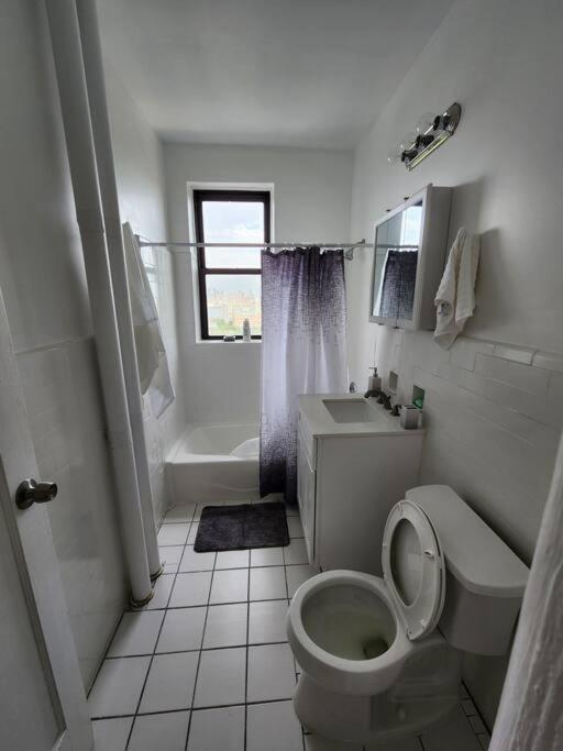 Elegant 2 Bed Gem! Mins From Nyc Leilighet Union City Eksteriør bilde