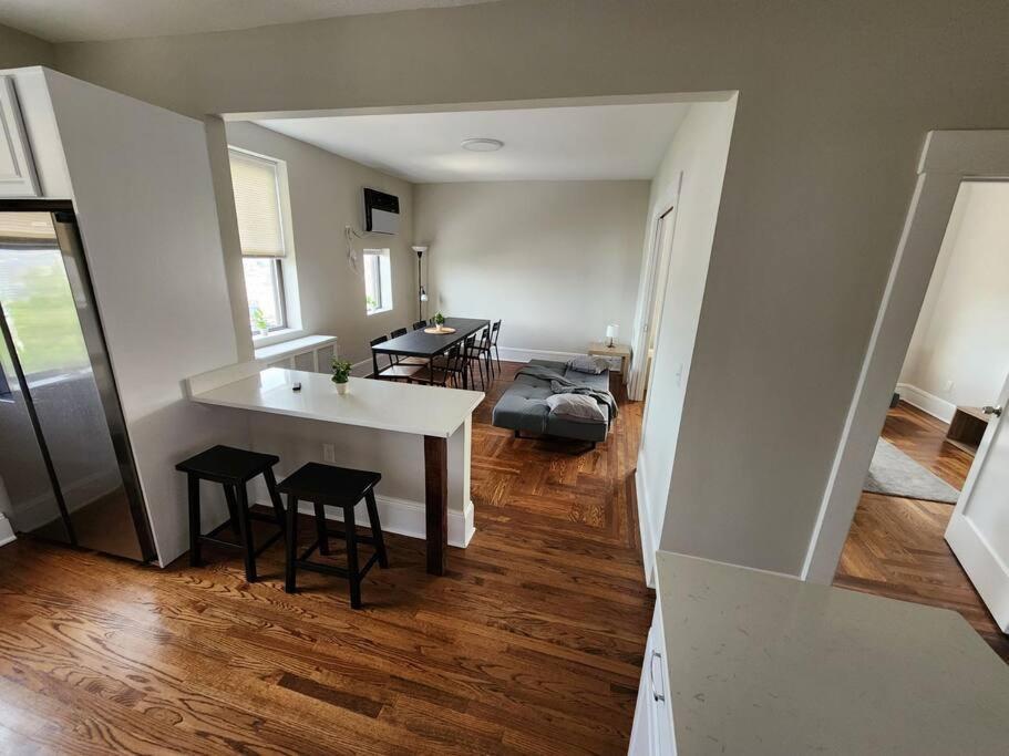 Elegant 2 Bed Gem! Mins From Nyc Leilighet Union City Eksteriør bilde