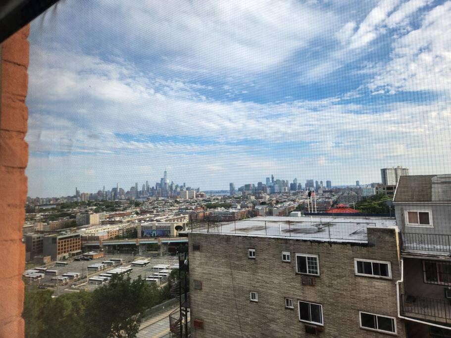 Elegant 2 Bed Gem! Mins From Nyc Leilighet Union City Eksteriør bilde