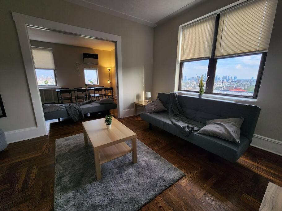 Elegant 2 Bed Gem! Mins From Nyc Leilighet Union City Eksteriør bilde